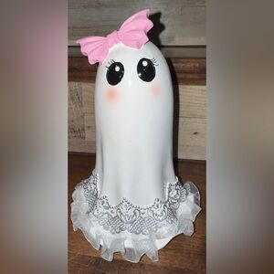 Cute 🥰 Spooky Tabletop Ghost Figurine with Pink Bow🎀Silver Trim & White Tutu